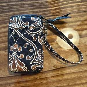 Vera Bradley Caffe Latte Zip Around Wallet Wristlet Brown Black Quilted Paisley